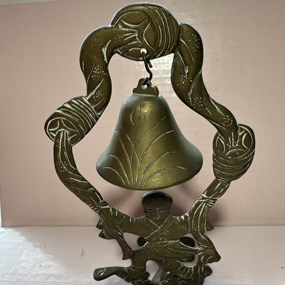 Vintage Brass Ornate Decorative Display Stand Gong Bell / Incense Fish Bottom - Picture 6 of 9